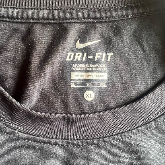 Black Nike Long Sleeve Shirt Boys Size XL - Picture 3 of 3